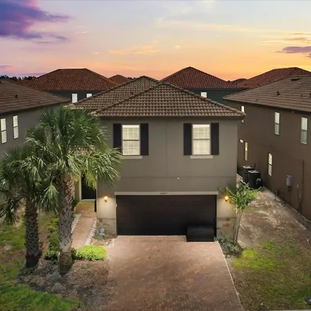 5 Bedrooms - 4 Bathrooms - Solterra 5489Mo